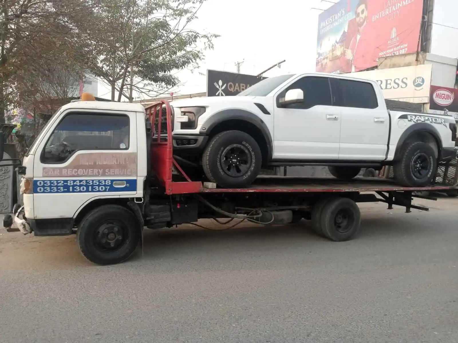 towing service lahore.webp